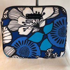 VERA BRADLEY blue, white, & black floral Neoprene tablet sleeve.
